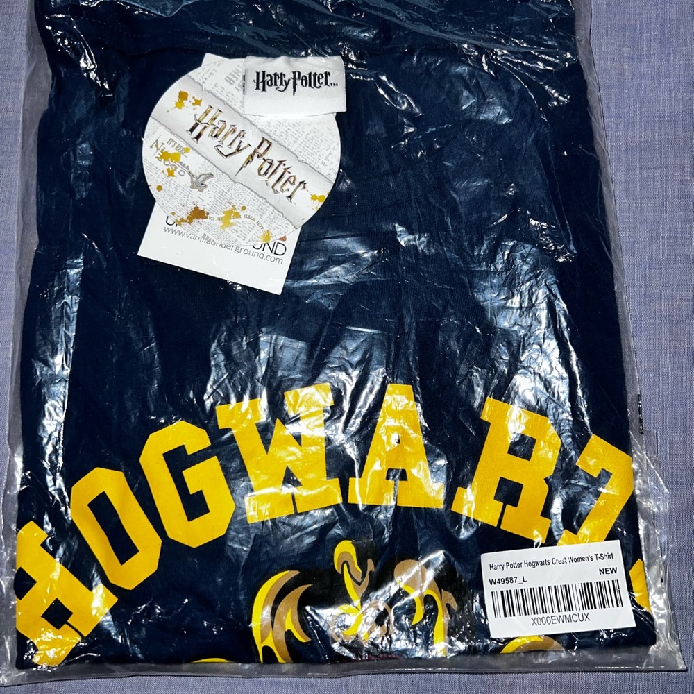 Official Harry Potter tshirt never worn
